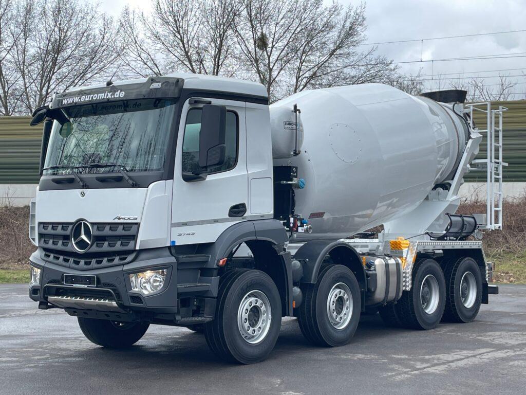 Mercedes-Benz 3743 8x4 EM 10 L