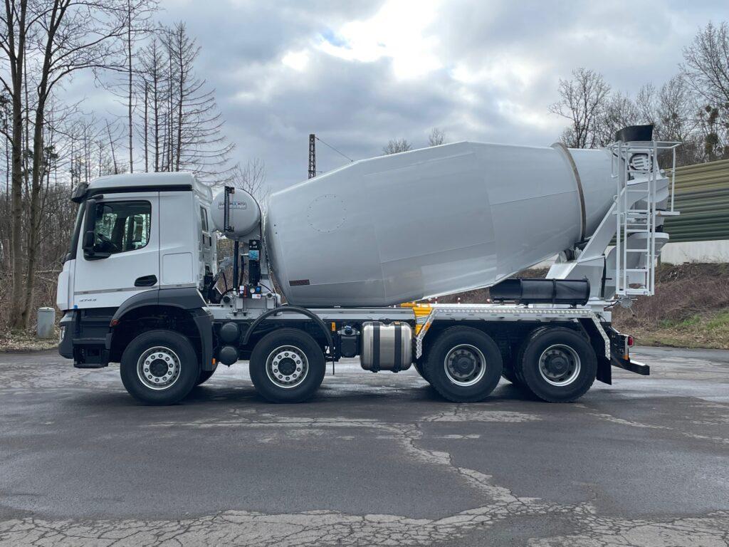 Mercedes-Benz 3743 8x4 EM 10 L