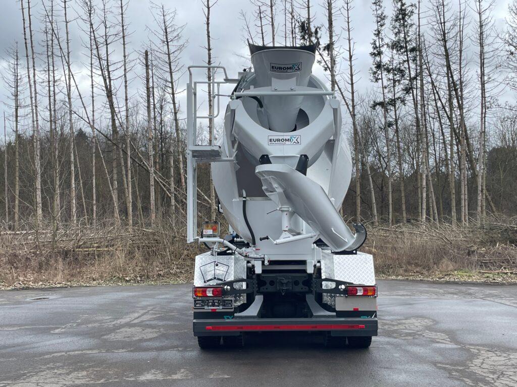 Mercedes-Benz 3743 8x4 EM 10 L