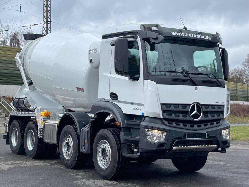 Mercedes-Benz 3743 8x4 EM 10 L