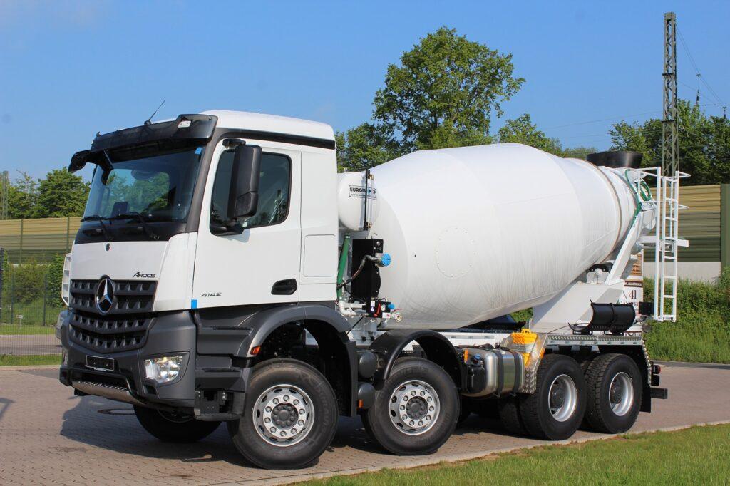 Mercedes-Benz 4142 8x4 EM 10 L