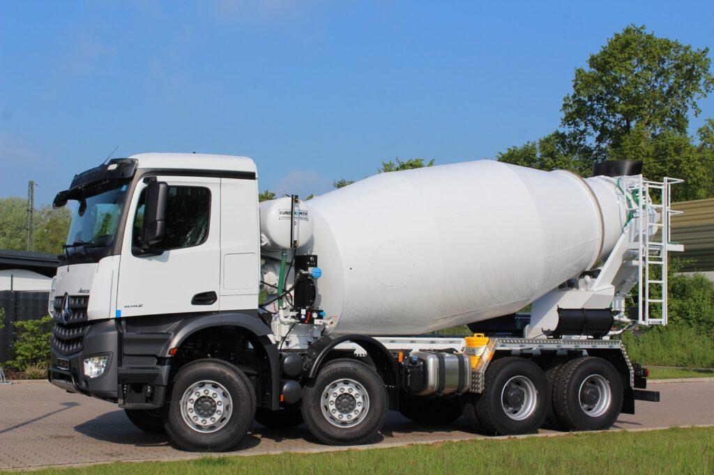 Mercedes-Benz 4142 8x4 EM 10 L