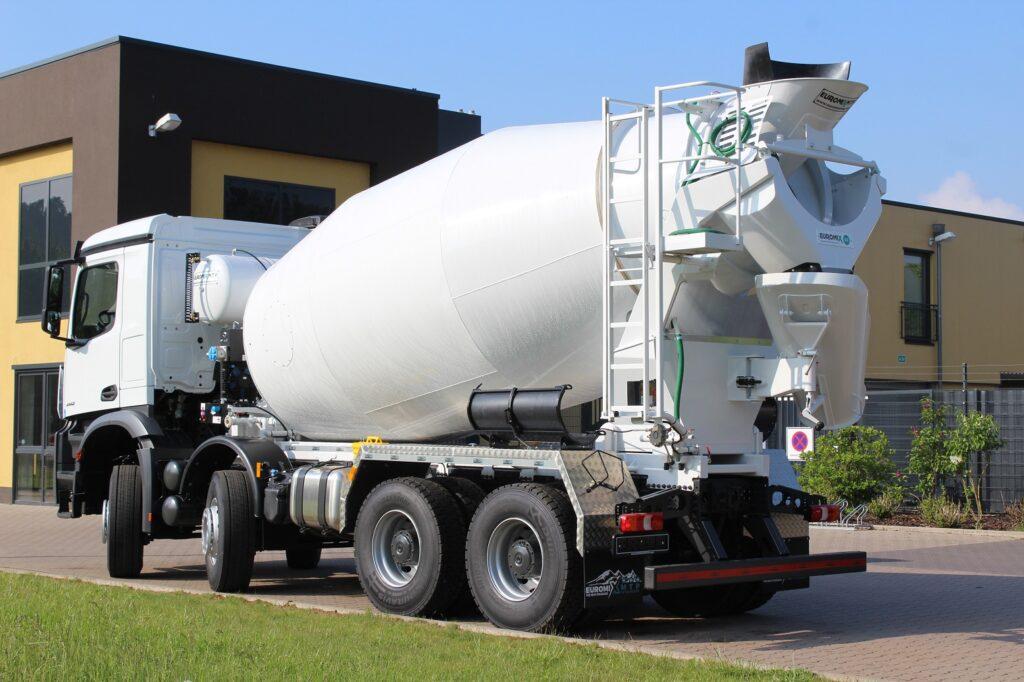 Mercedes-Benz 4142 8x4 EM 10 L