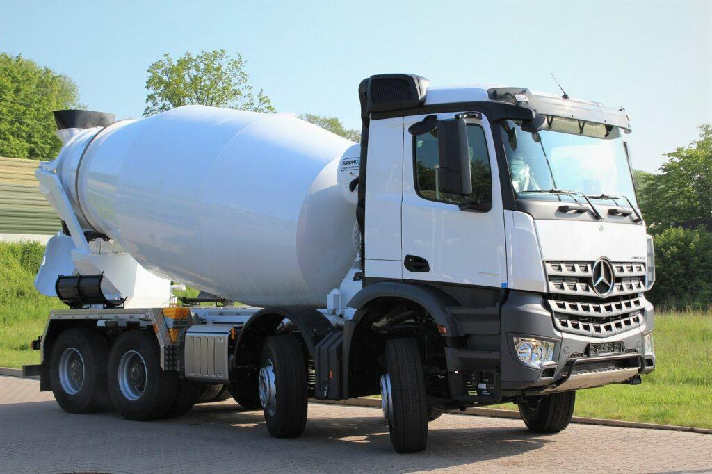Mercedes-Benz 4142 8x4 EM 10 L
