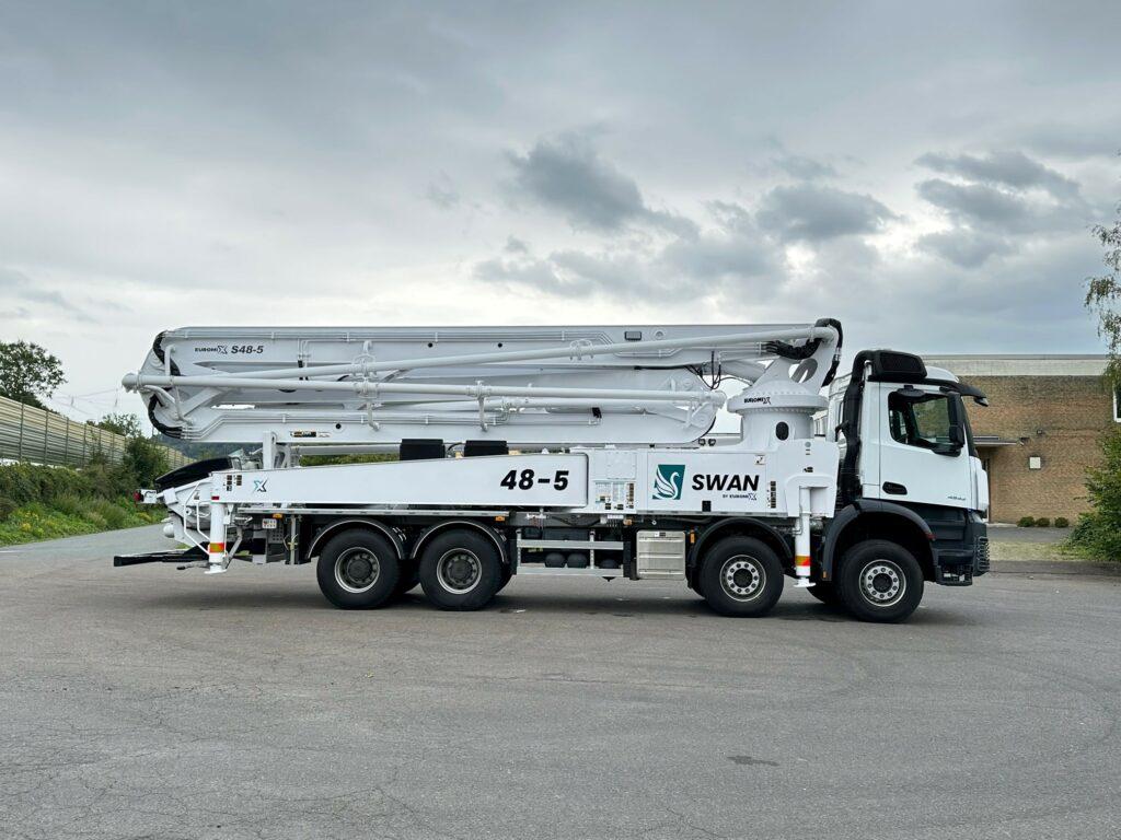 Mercedes-Benz Arocs 5 4142 8x4 EuromixMTP SWAN Z-42.5