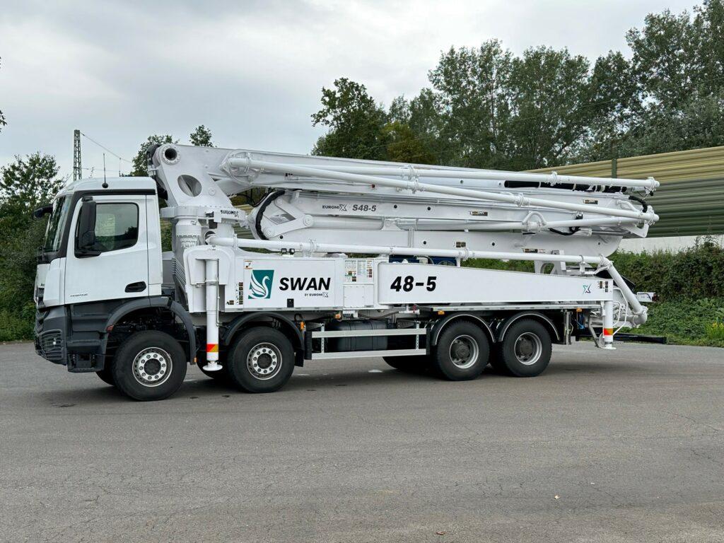 Mercedes-Benz Arocs 5 4142 8x4 EuromixMTP SWAN Z-42.5