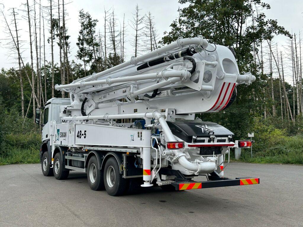 Mercedes-Benz Arocs 5 4142 8x4 EuromixMTP SWAN Z-42.5