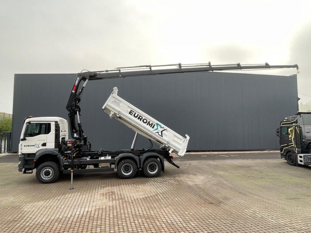 MAN TGS 33.430 6x6 3-Seiten-Kipper EMK3 Kran HIAB 228-6