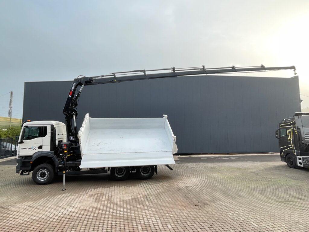 MAN TGS 33.430 6x6 3-Seiten-Kipper EMK3 Kran HIAB 228-6