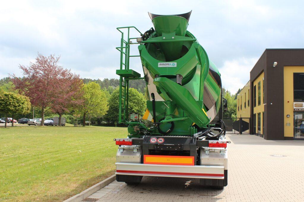EUROMIX MTP - 10m³ Betonmischer-Auflieger