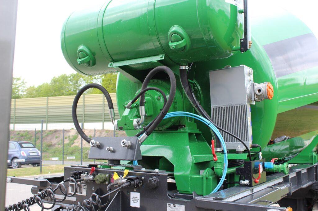 EUROMIX MTP - 10m³ Betonmischer-Auflieger