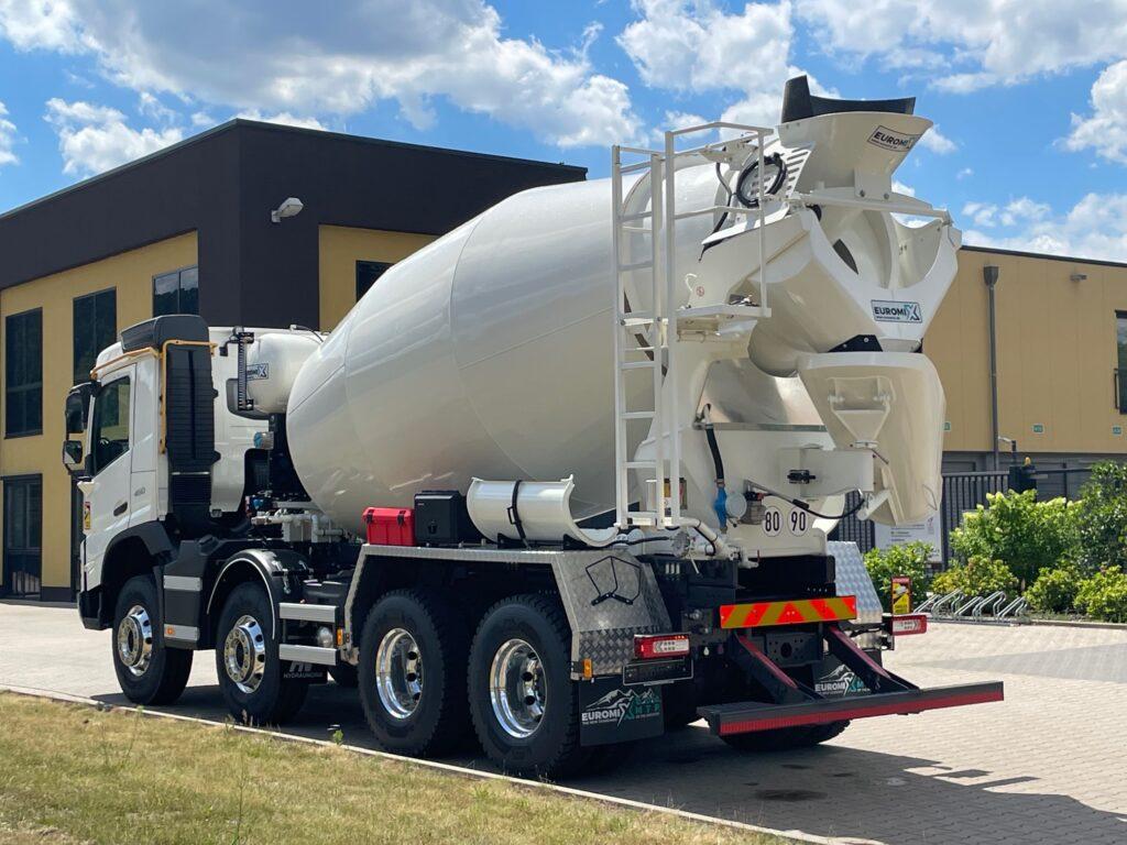 Volvo FMX 460 8x4 / EuromixMTP EM 10 L