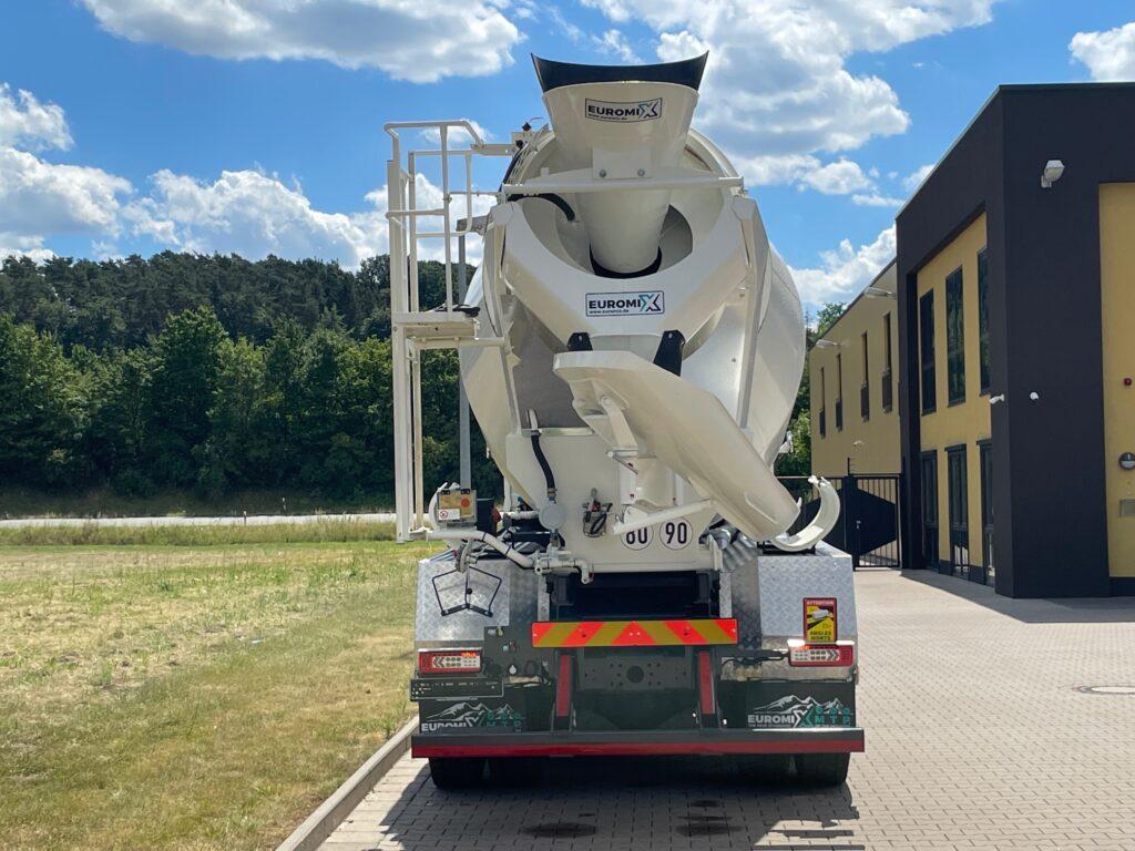 Volvo FMX 460 8x4 / EuromixMTP EM 10 L