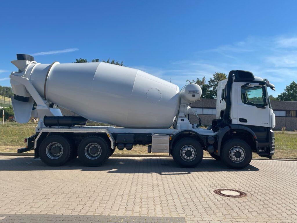 Mercedes-Benz Arocs Modellgeneration 5 4242 8x4 EM 12 R