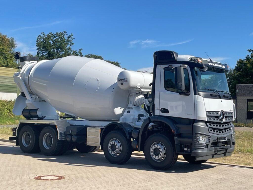 Mercedes-Benz Arocs Modellgeneration 5 4242 8x4 EM 12 R